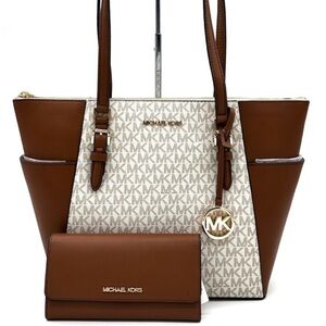 Michael Kors Large Charlotte Tote Bag & Trifold
Wallet Vanilla/Brown